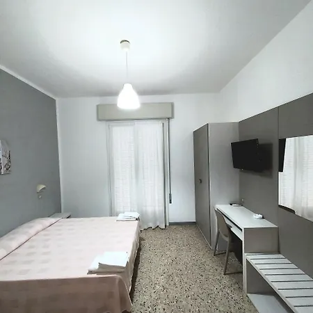 Alberta Hotel 2*